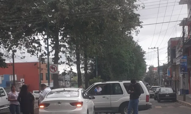 Accidente de tránsito en la Colonia Progreso Macuiltepec, Xalapa