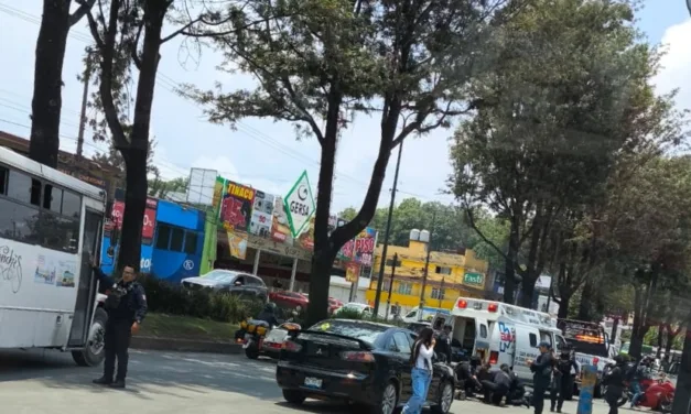 Persona atropellada en la avenida Lázaro Cárdenas, antes del semáforo de Sefiplan
