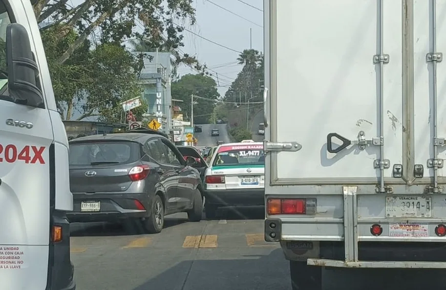 Accidente de tránsito en la avenida Rébsamen, Xalapa