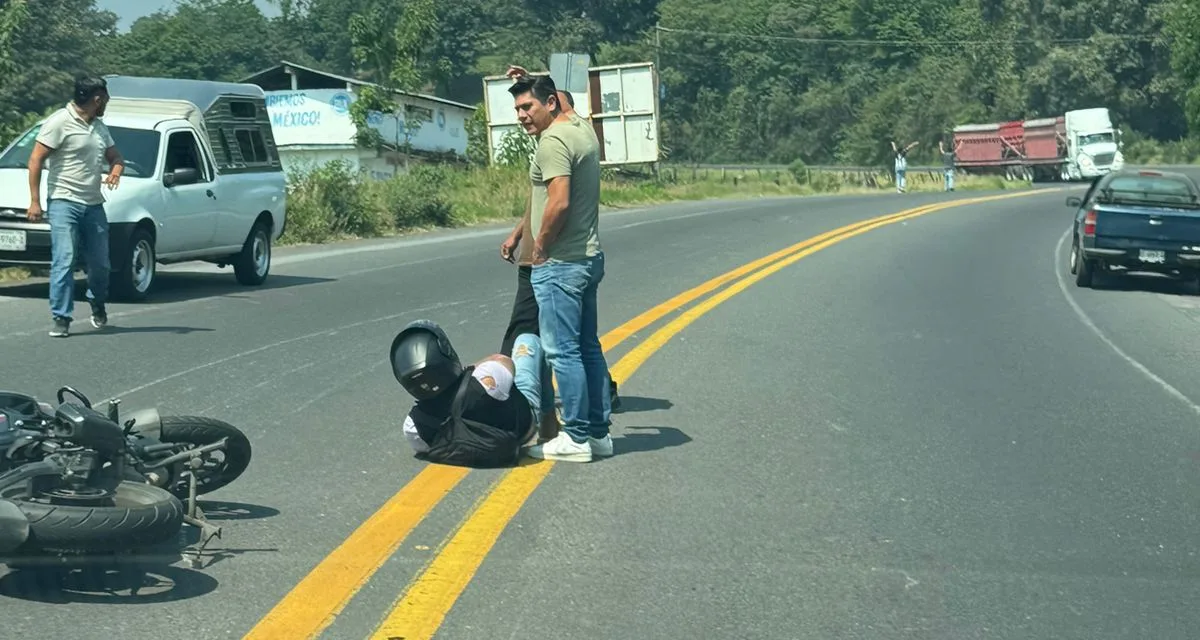 Motociclista lesionado en la carretera Perote – Xalapa