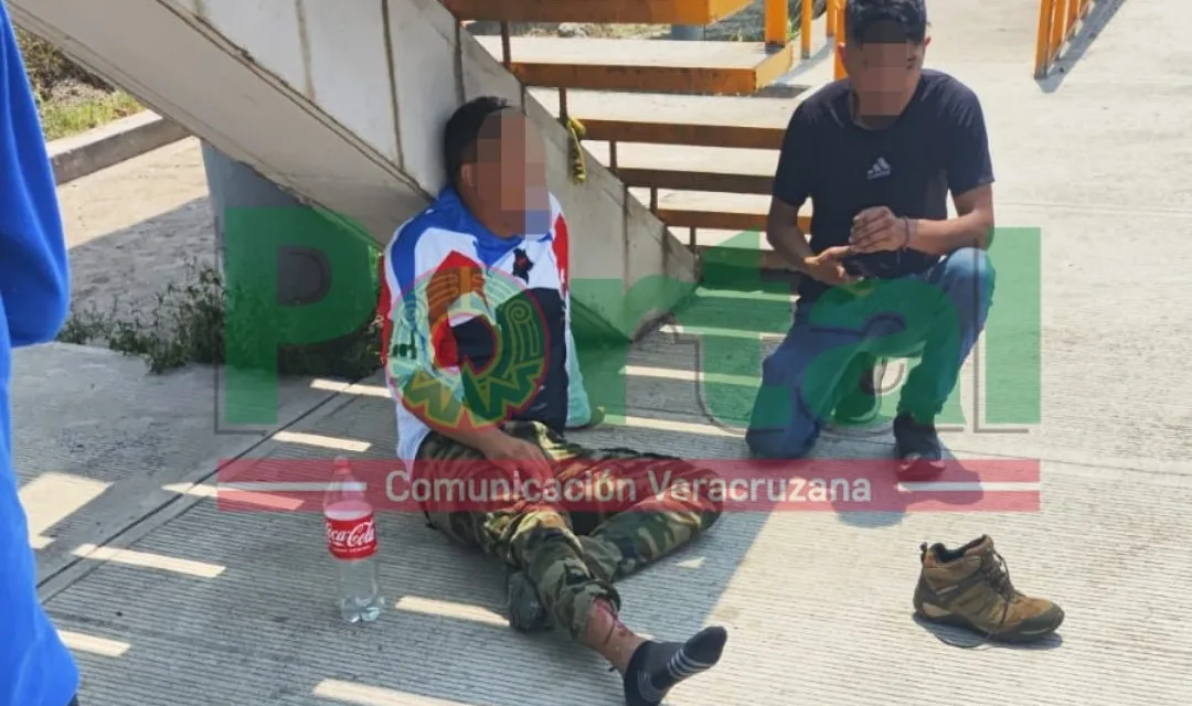 Motociclista lesionado en la avenida Lázaro Cárdenas, a la altura de la Nissan