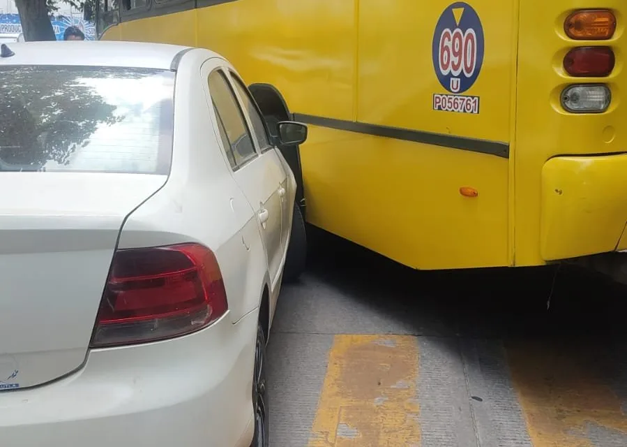 Accidente de tránsito sobre la avenida Rébsamen