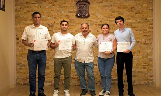 Alumnos UV, ganadores del XVII Maratón Regional 2024 de ANFECA