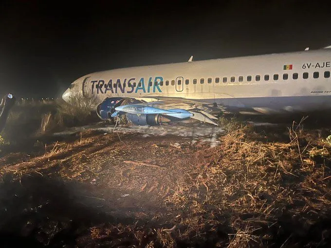 Boeing 737  se salió de la pista durante el despegue en el aeropuerto internacional de Dakar