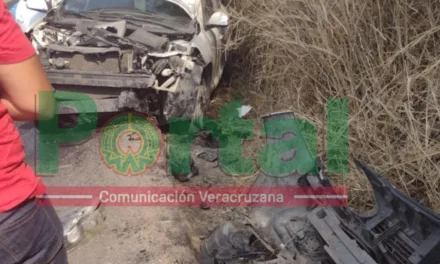 Accidente de tránsito en la carretera Xalapa-Veracruz, a la altura de El Lencero