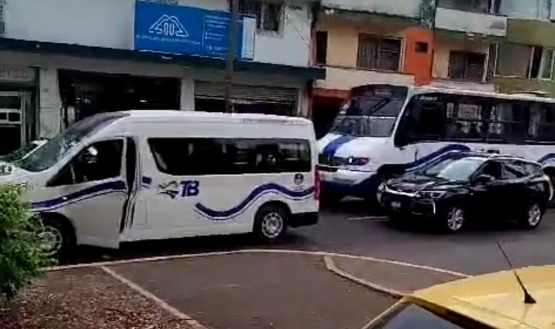 Accidente de tránsito sobre la avenida Xalapa, antes de llegar a la Av. Orizaba