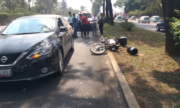 Accidente de tránsito a la altura de La Estancia Garnica en Xalapa
