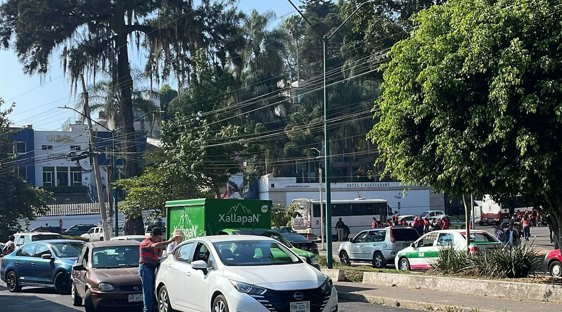 Accidente de tránsito a la altura del Estadio Xalapeño