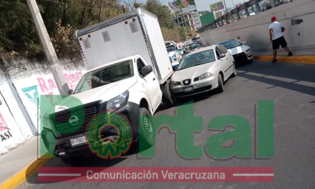 Accidente a la altura del puente Macuiltepec, Xalapa