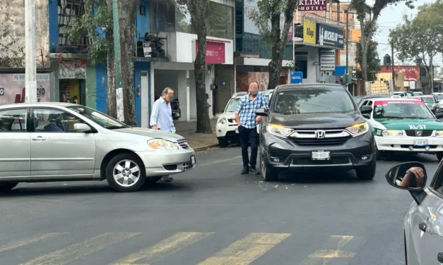 Accidente de tránsito en la avenida Miguel Alemán #xalapa