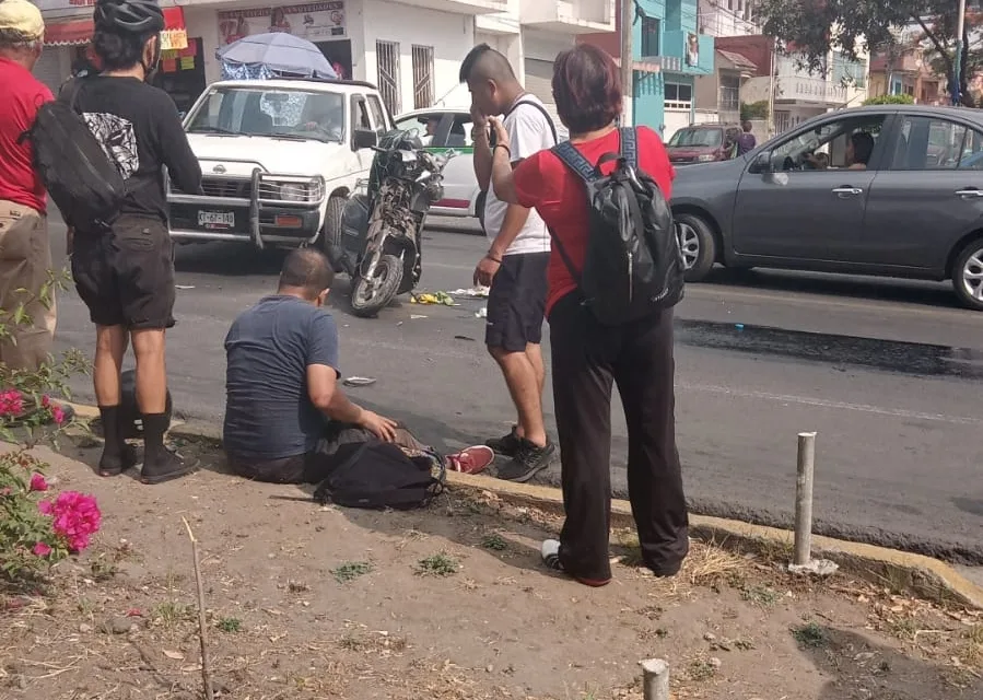 Motociclista lesionado en accidente de tránsito sobre la avenida Miguel Alemán