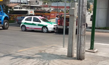 Accidente de tránsito a la altura del puente de La Corona, Xalapa