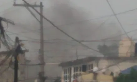Se registra incendio de casa en la zona centro de Xalapa