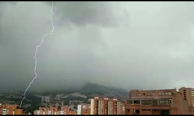 Muere en Puebla un menor de 15 años tras caerle un rayo en San Andrés Cholula