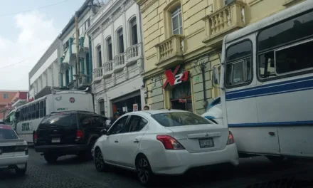 Accidente de tránsito a la altura de “El Árbol”, Xalapa
