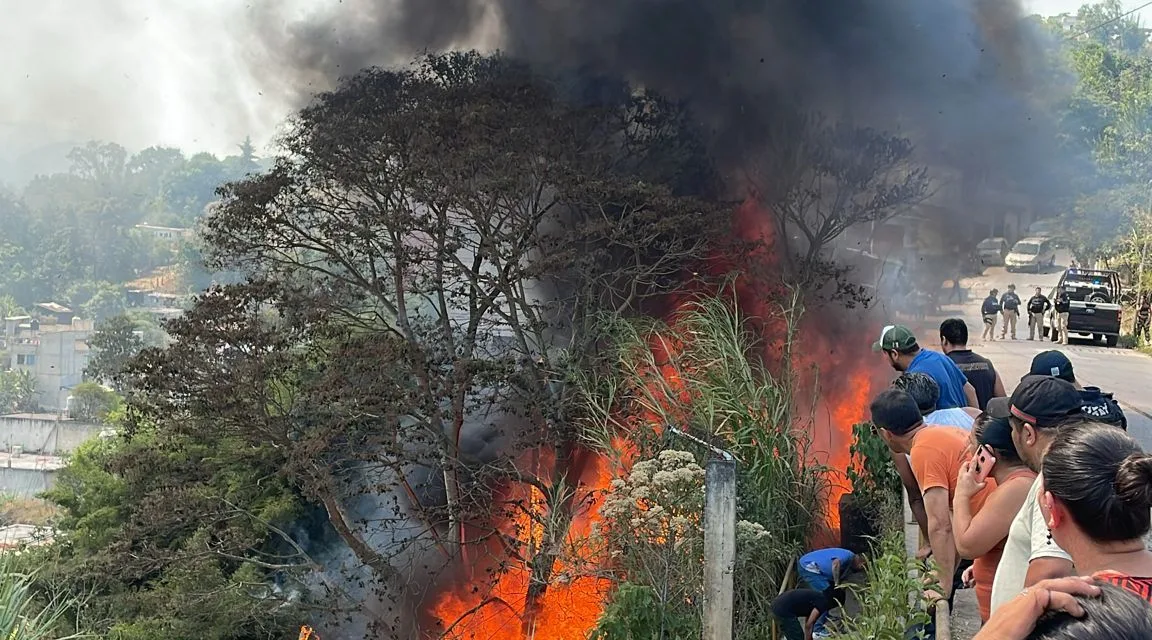 Video:Se registra incendio en la Colonia Cerro Colorado en Xalapa