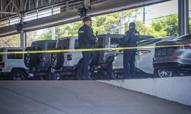 Influencer llamado “El Peinadito” fue atacado a balazos en su lote de carros en Culiacán