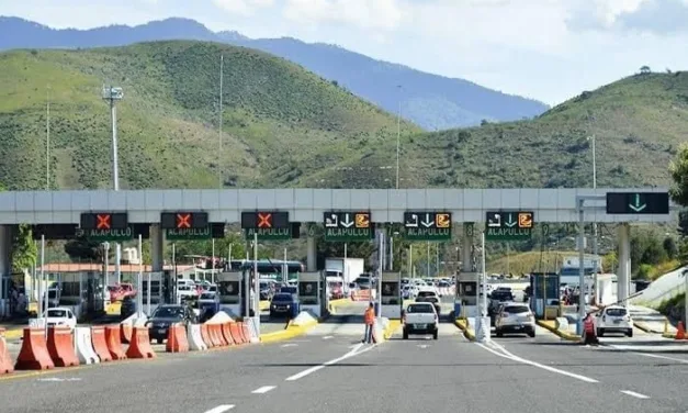 Casetas de la Autopista del Sol se mantienen sin crobo: Capufe