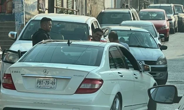 Choque en la avenida Camino Antiguo a Chiltoyac, Xalapa