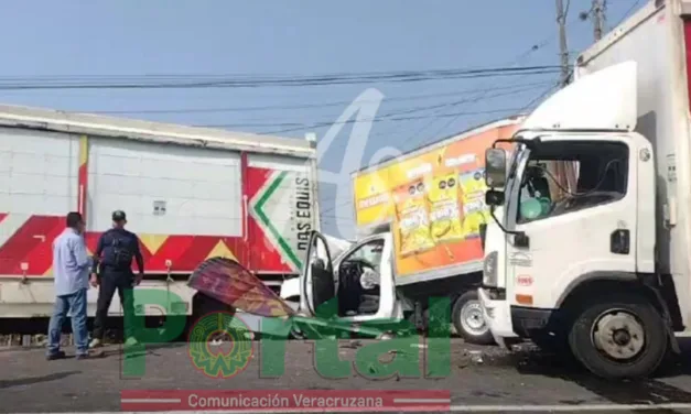 Video:Accidente de tránsito en la carretera Xalapa-Veracruz, a la altura de El Lencero