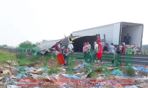 Se registra volcadura en la carretera Cardel – Poza Rica