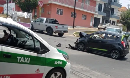Accidente de tránsito sobre la avenida Justino Sarmiento,  calle 3