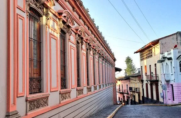 Este lunes continuarán las altas temperaturas en todo el estado de Veracruz. En Xalapa se prevén lluvias durante la tarde