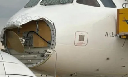 Catastrófica granizada destroza la nariz y el parabrisas de un avión en pleno vuelo