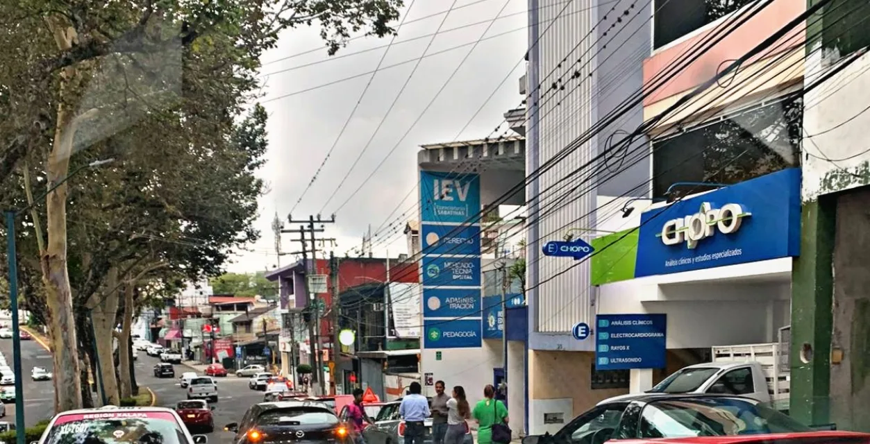 Se quería llevar la puerta a su casa!, accidente en Araucarias