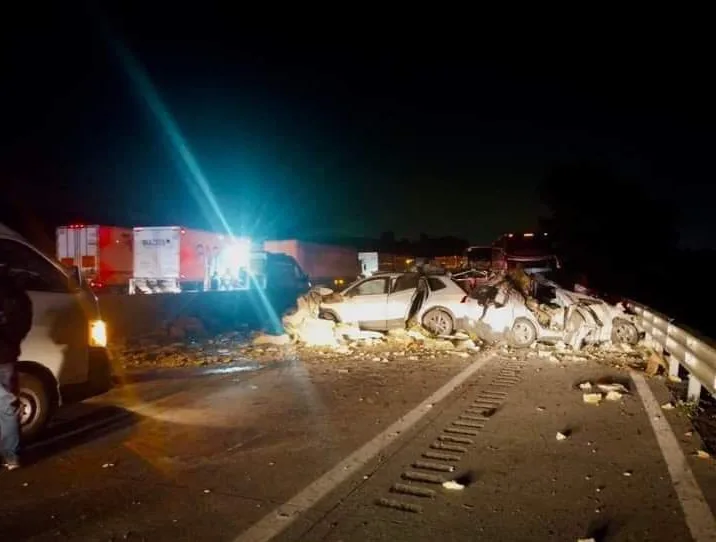 Fallece xalapeño y su hija en accidente de tránsito en la autopista Puebla -México