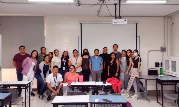 Egresado de la Facultad de Enfermería de Xalapa, realizó una intervención de musicoterapia para reducir los niveles de estrés y ansiedad entre el alumnado