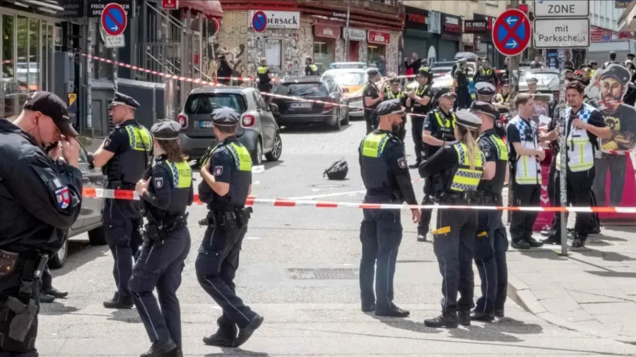 Detienen a hombre que se encerró en un edificio y amenazó con explotarlo en Hamburgo