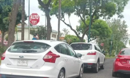 Accidente de tránsito sobre la avenida Orizaba, a la altura de Palmas