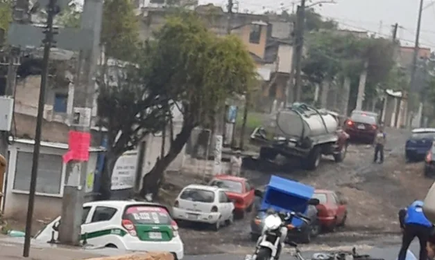 Motociclista lesionado en accidente de tránsito en Chedraui Caram