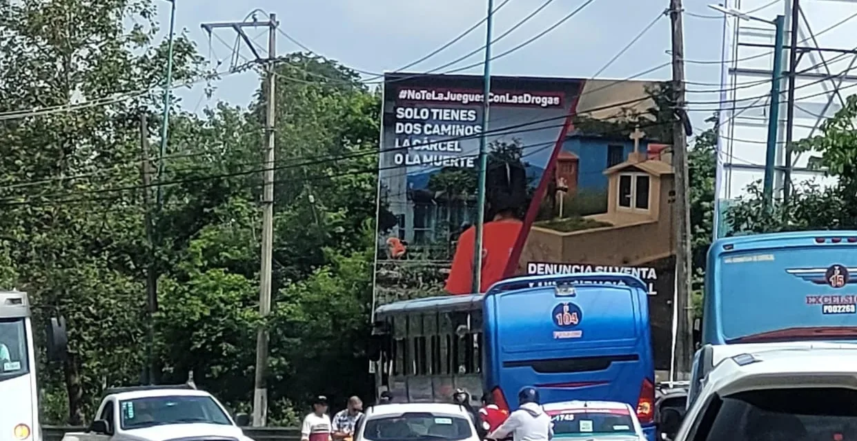 Motociclista lesionado en la calle Bolivia, en dirección a Coatepec