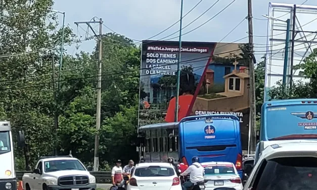 Motociclista lesionado en la calle Bolivia, en dirección a Coatepec