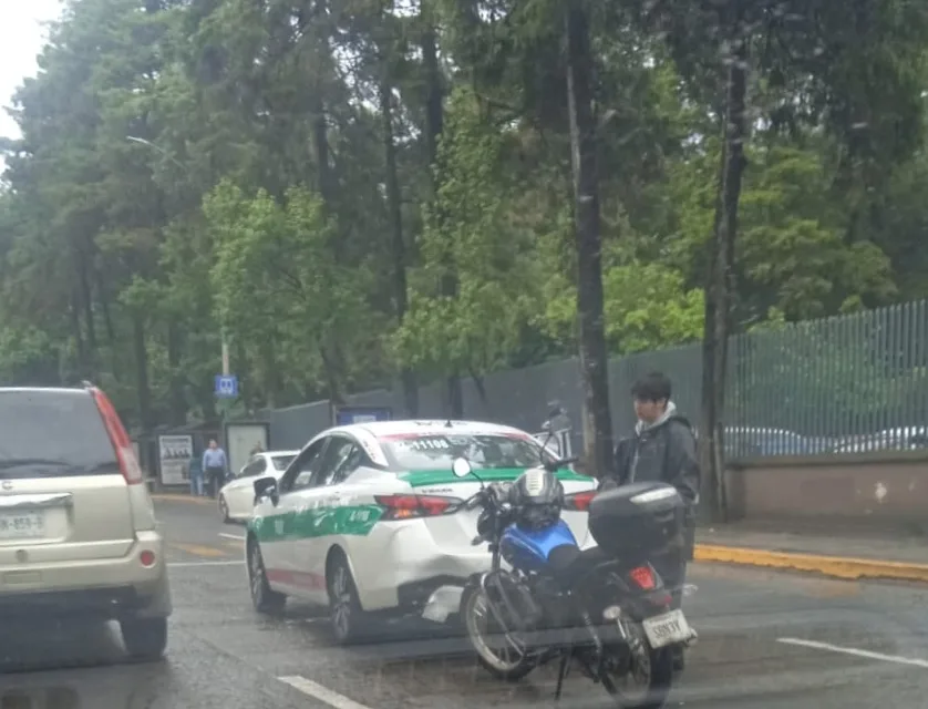 Accidente de tránsito a la altura de la Normal Veracruzana, Xalapa