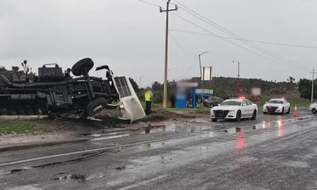 Conductor de Tráiler pierde la vida en la Puebla-Perote