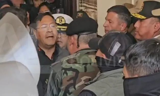 En Bolivia el comandante general del Ejército, ya había amenazado con tomarse el palacio presidencial.