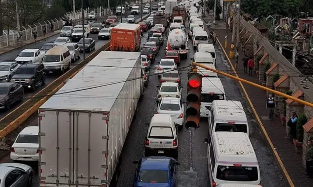 CAOS VIAL EN LA AUTOPISTA MÉXICO-PUEBLA