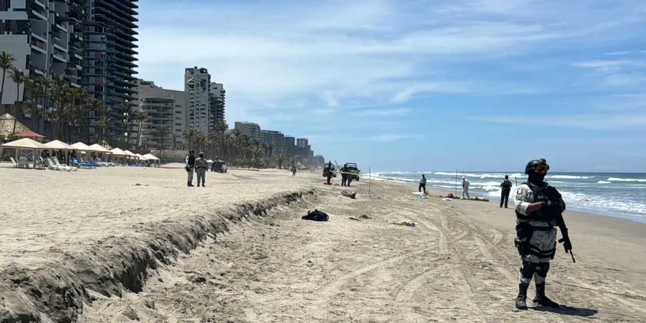 Localizan dos cuerpos putrefactos en playa de Acapulco