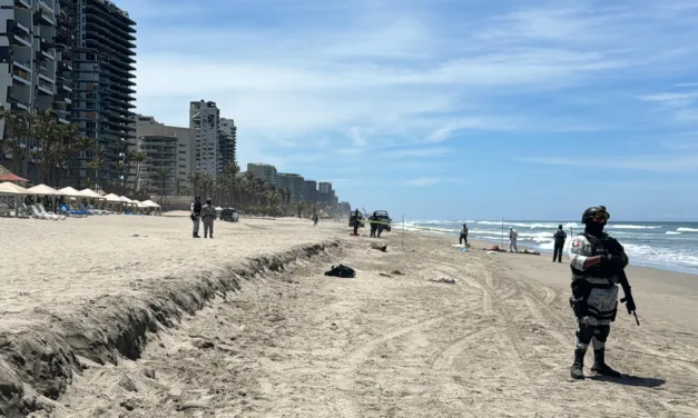 Localizan dos cuerpos putrefactos en playa de Acapulco