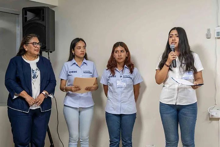 Alumnas UV celebraron Día Internacional de la Mujer en la Ingeniería