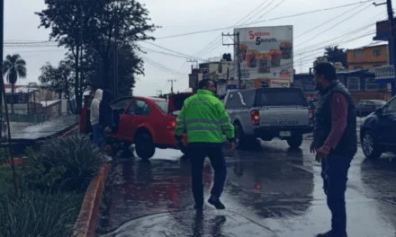 Accidente de tránsito en la avenida Lázaro Cárdenas,  Xalapa