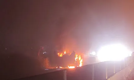 Se incendia tráiler en la carretera Xalapa-Veracruz