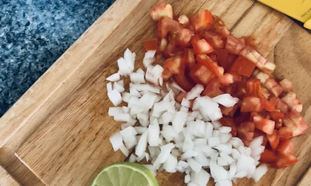 El truco para hacer el pico de gallo más delicioso, según un chef