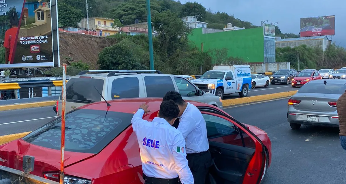 Accidente de tránsito en el puente Macultepetl, Xalapa