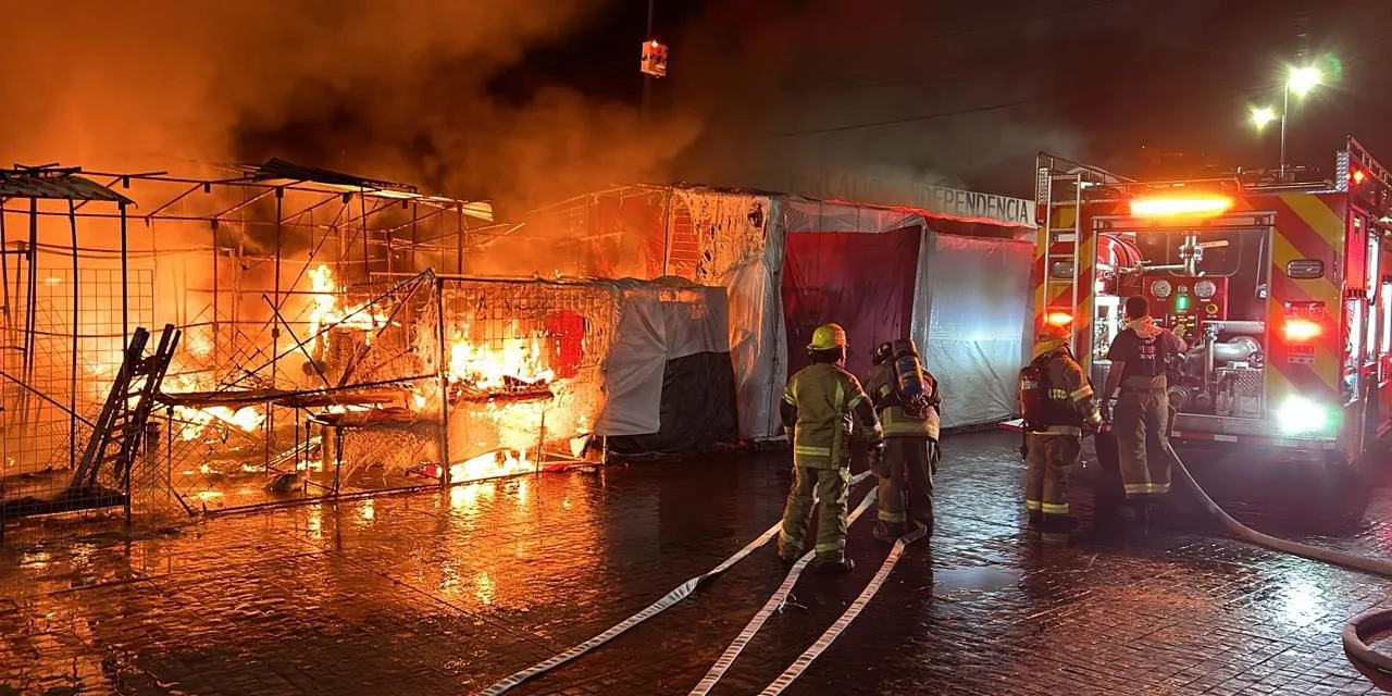 Se registra incendio en el Mercado Independencia de Morelia.