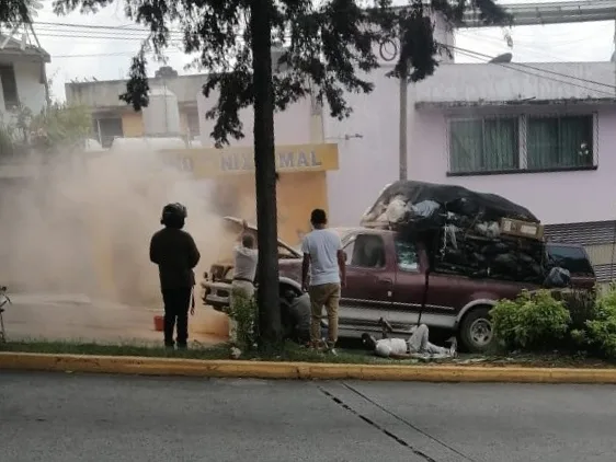 Se incendia camioneta en la avenida Pípila, Xalapa