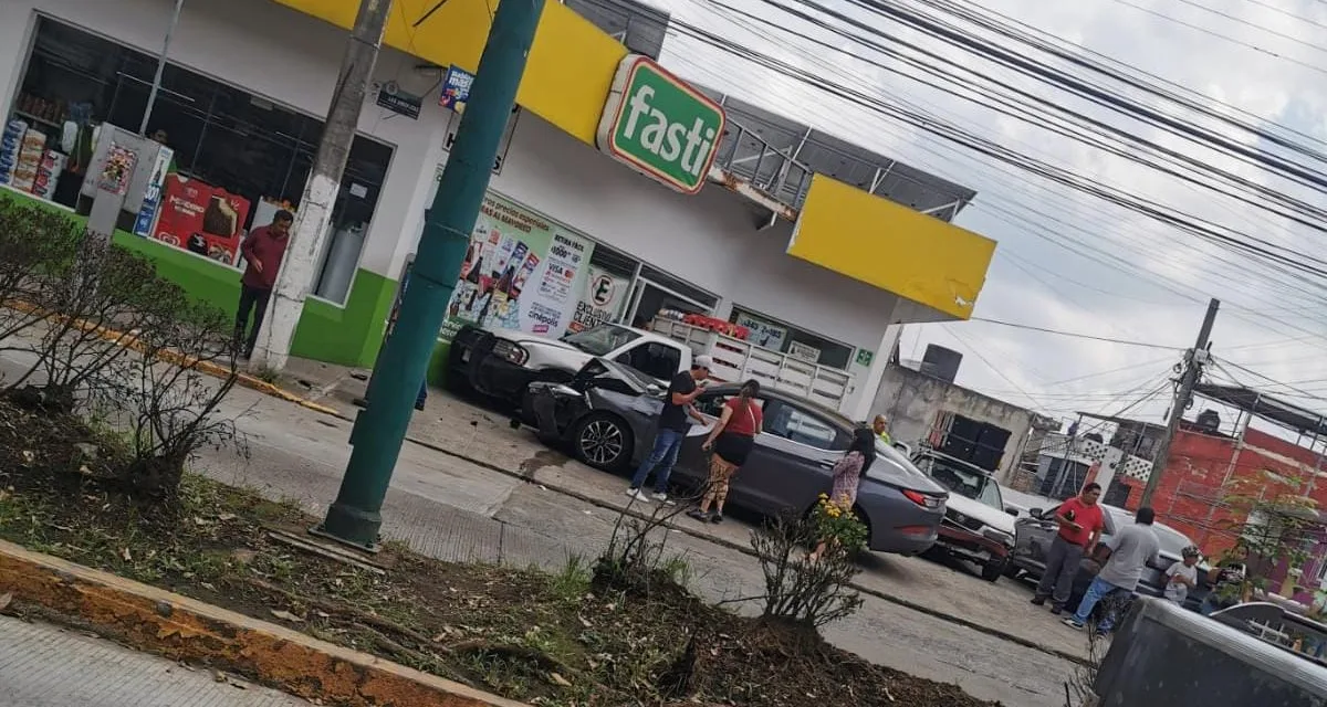 Accidente de tránsito en la avenida Américas esquina Emilio Carranza